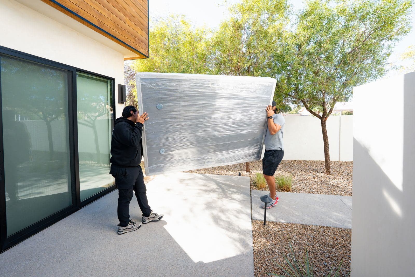 Coyotes Moving crew dispatched for a same-day move in Las Vegas